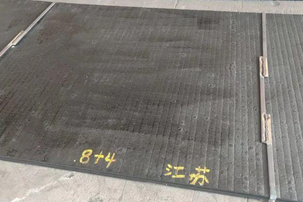 高硬度耐磨钢板堆焊耐磨衬板