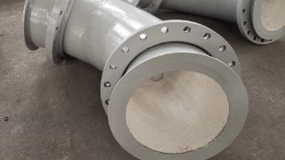 刚玉耐磨陶瓷管道弯头：工业管道系统的理想之选
