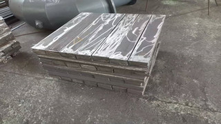 堆焊耐磨衬板定制加工厂家可以卷板吗？