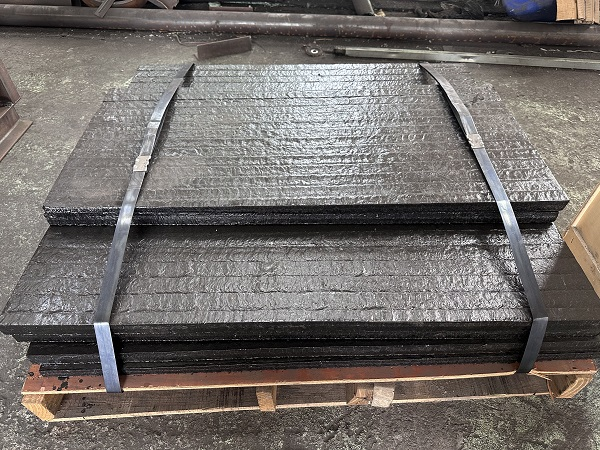 堆焊复合耐磨钢板堆焊耐磨衬板